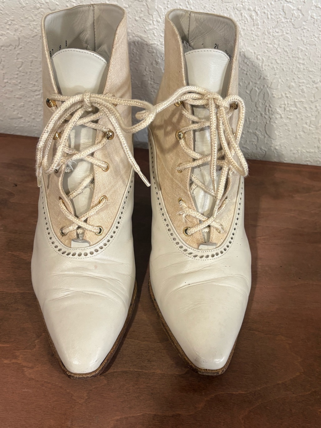 Vtg Stuart Weitzman For Brown's Victorian Linen Leather Lace Up Boots Sz 8b